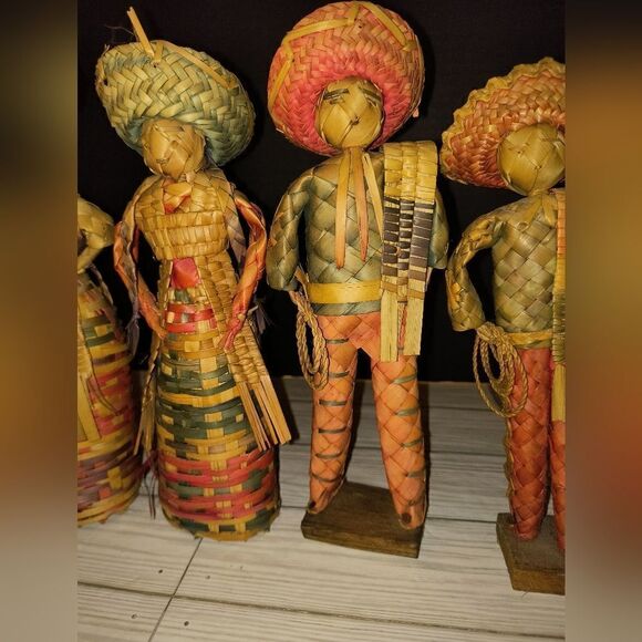 Vintage Woven Figurine Family Set Of 5 Cowboy Villagers In Sombrero Basket Weave - Picture 5 of 12